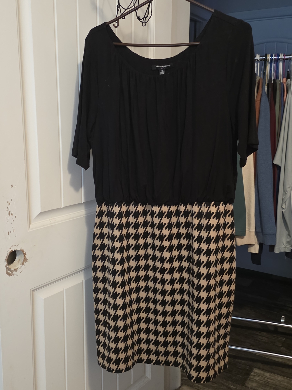 Size 16 Black & Beige Houndstooth Knit Dress
